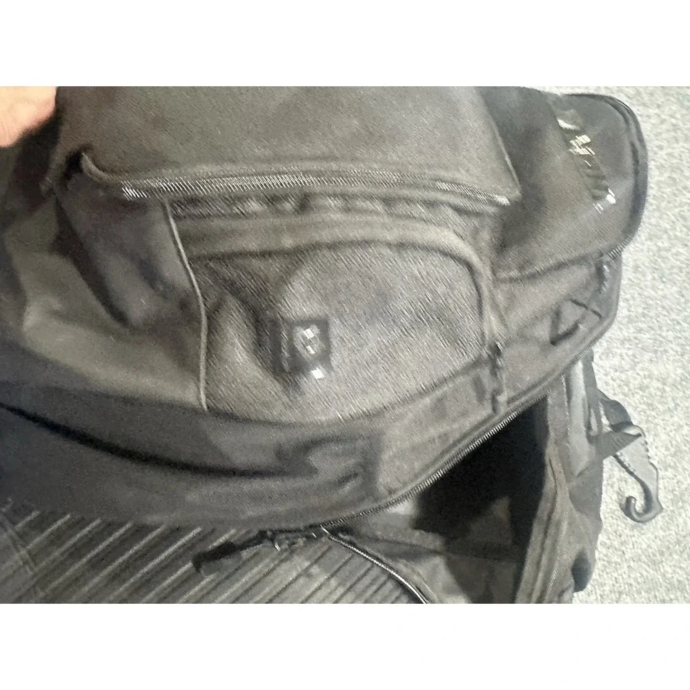 Demarini Voodoo OG Backpack 2 Bats Black EUC